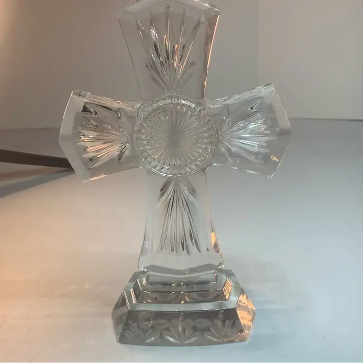 10 Inch Clear Diamond Cut Crystal Cross Vntg
