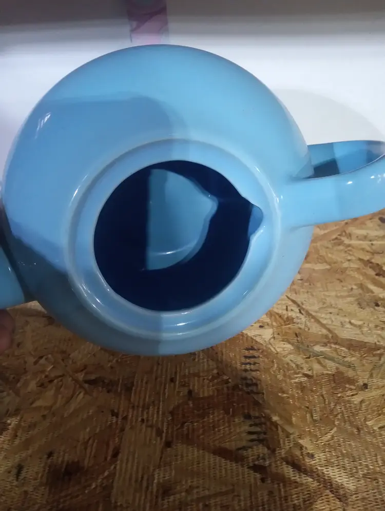 Light Baby Blue Ceramic Teapot (Modern Round Style)