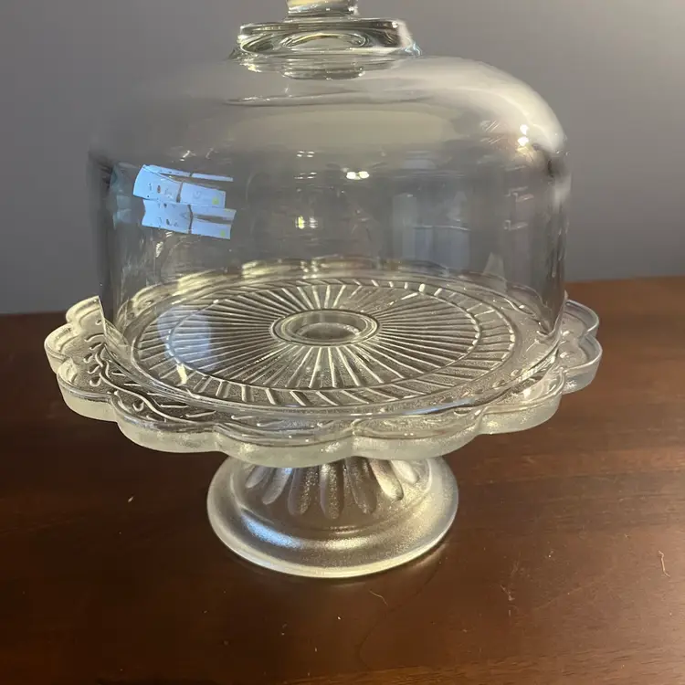 Vintage pressed glass cake stand with a domed lid/cloche.
This Is A More Petite Cake Stand So It Would Be Good For Macaroons Or Cookies Or Decor.
9 inches tall with lid cake stand is 3.5 inches tall 8 inches wide