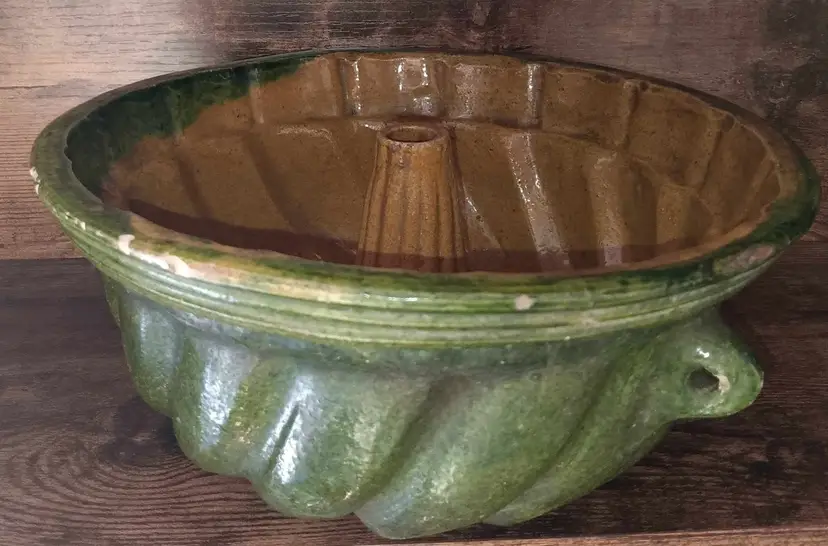 Antique Green Bakeware Bundt Pan