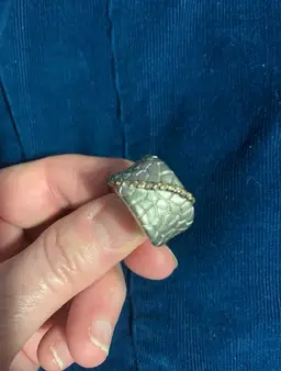 Vintage 925 Sterling silver cobblestone design ring with rhinestones, size 8