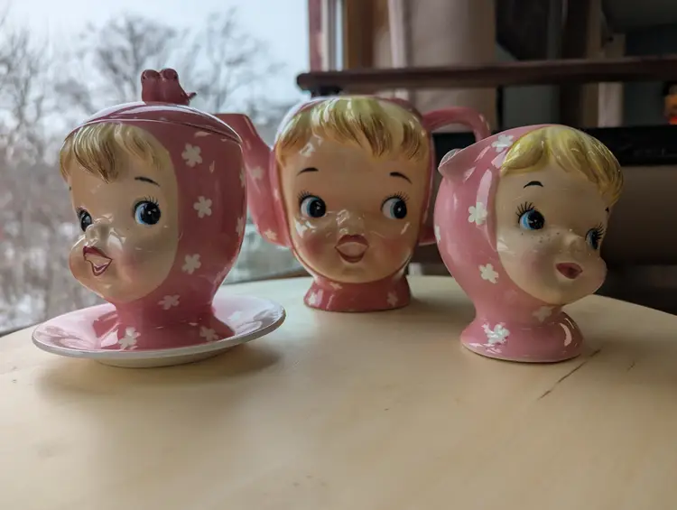 Vintage NAPCO Japan Miss Cutie Pie Kitsch Tea Set: tea pot, creamer, sugar