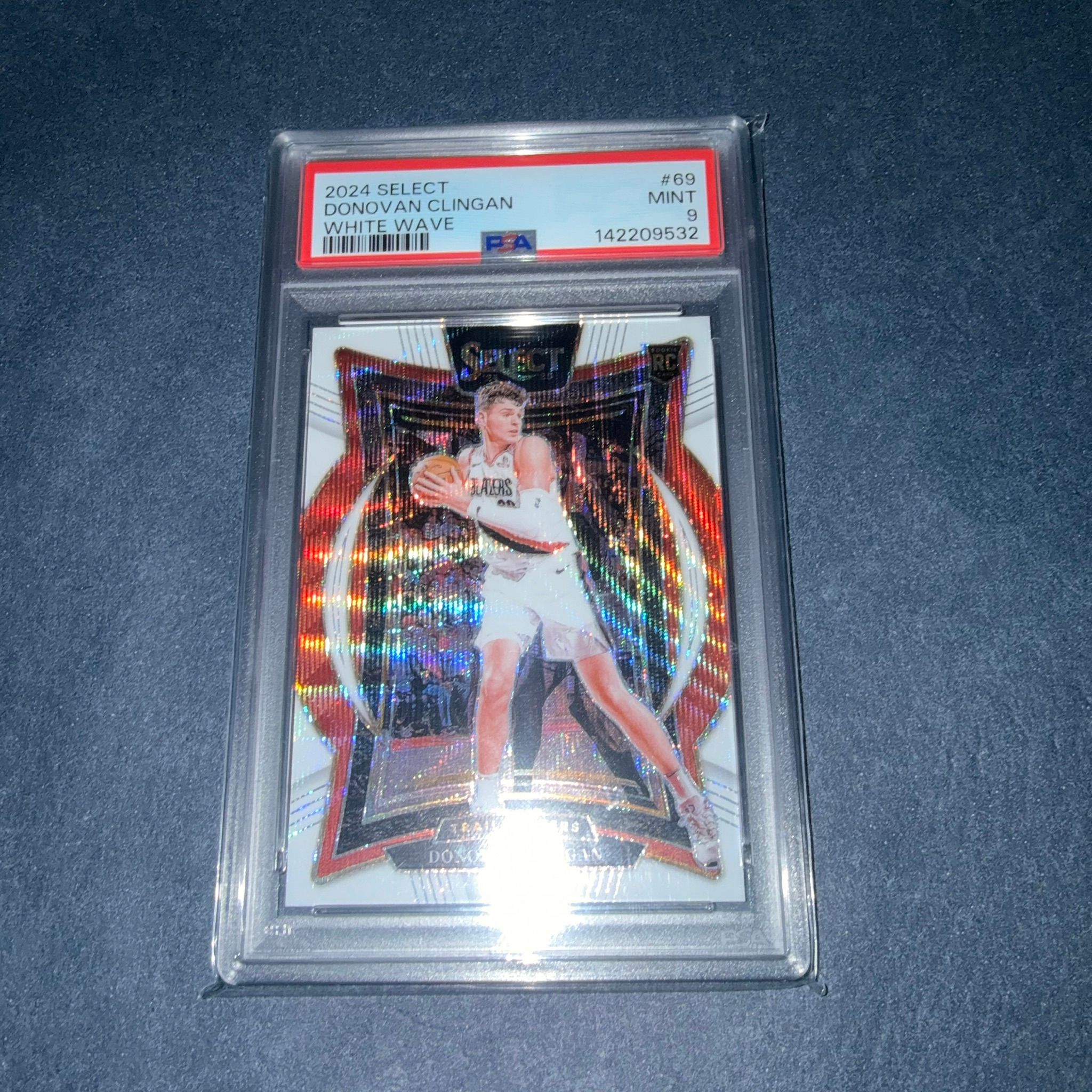 CHASING CARDBOARD · Donovan Clingan White Wave Rookie