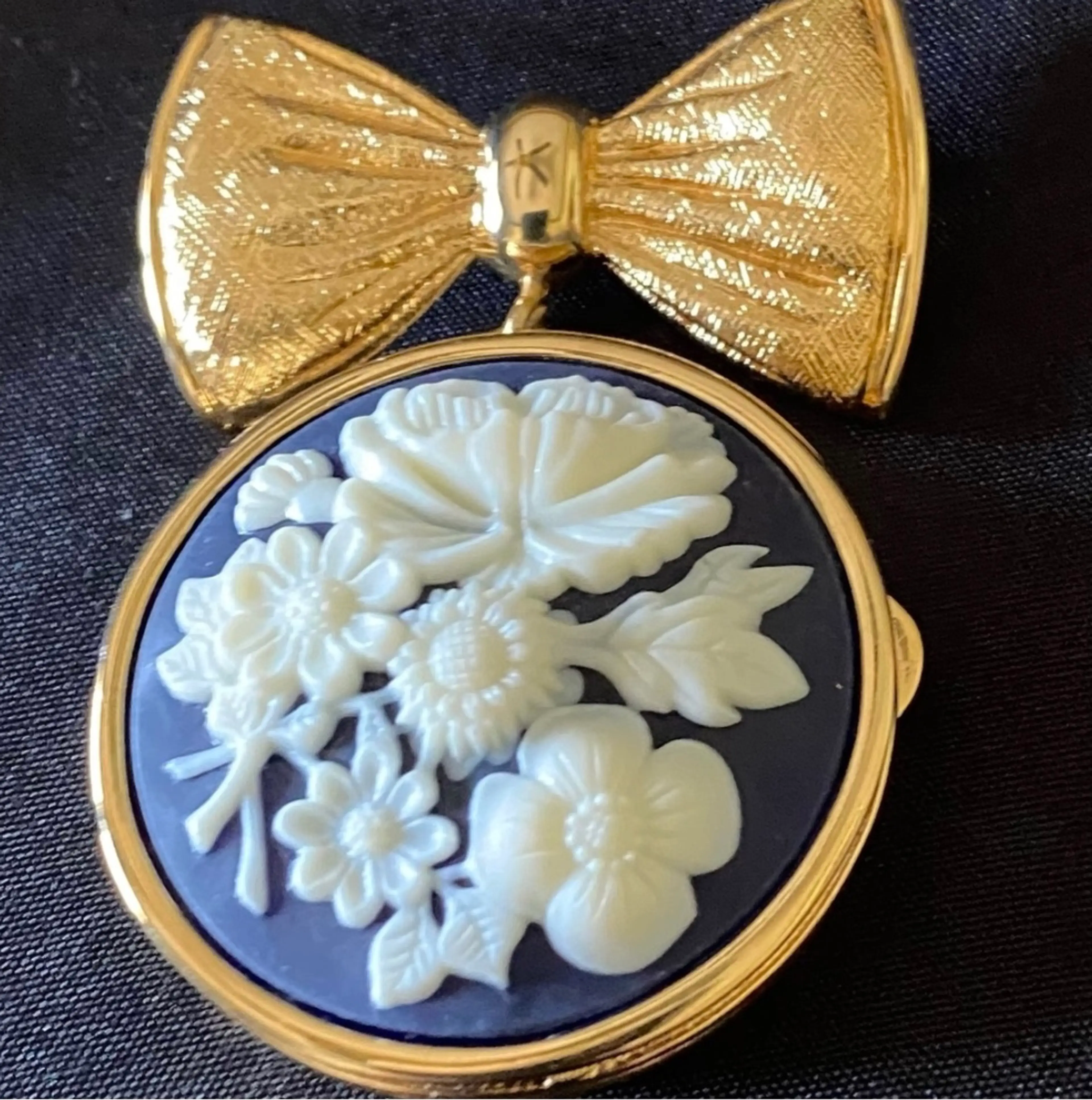 Image 2 of 8