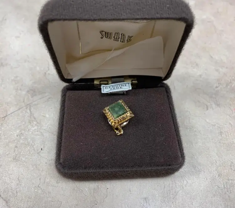 Vintage Swank Jade Tie Tack 