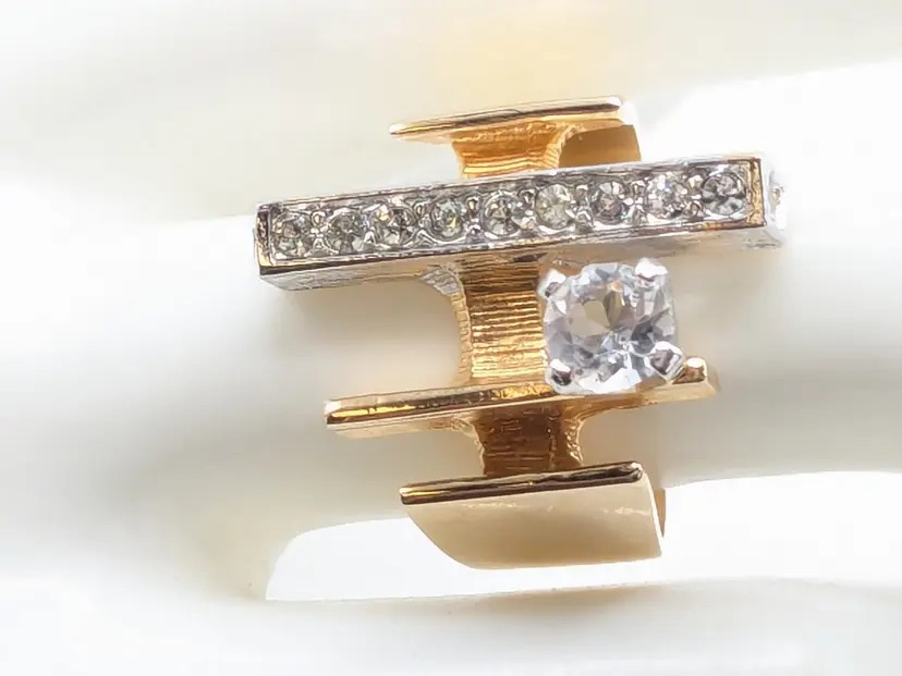 Gold Tone Rhinestone Unique Fashion Ring Jewelry