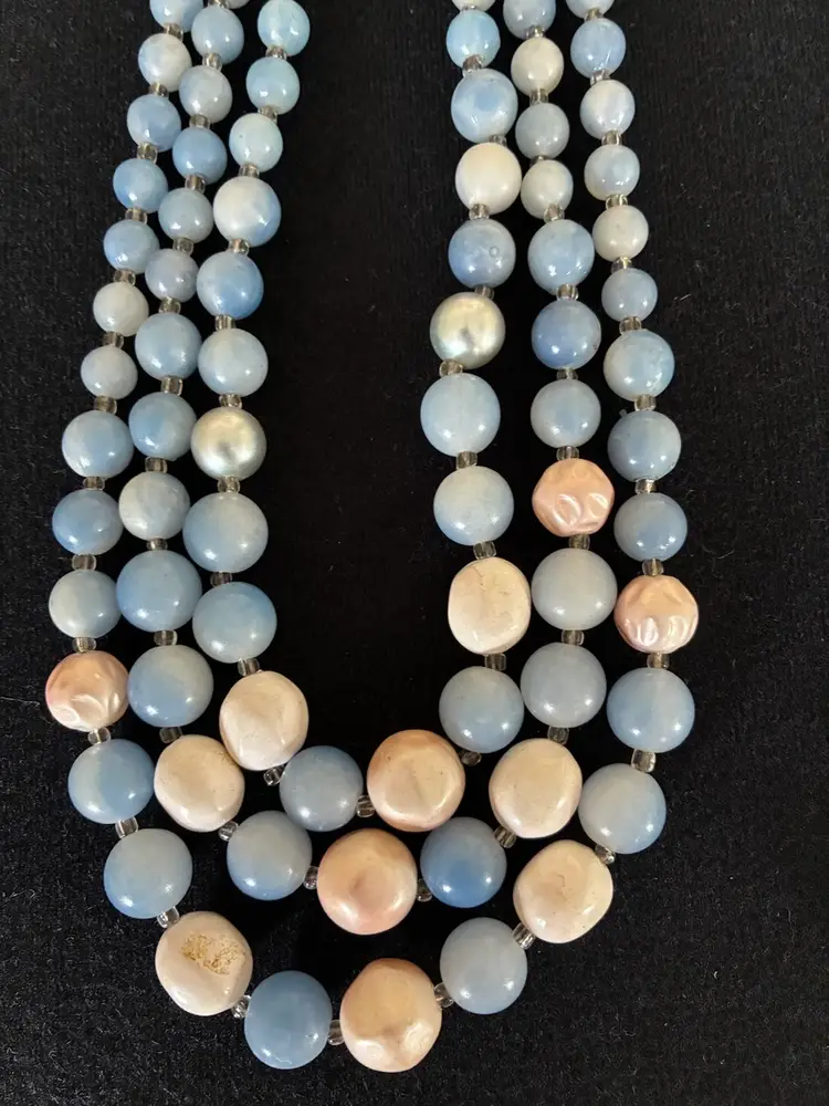 Costume Jewelry Lot~(7) Pieces~Necklaces, Brooches & Bracelet