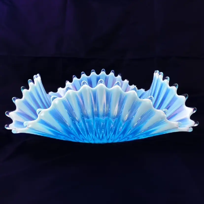 Heirloom Blue Fostoria Opalescent Ruffled Free Form Art Stretch Glass Bowl Vtg