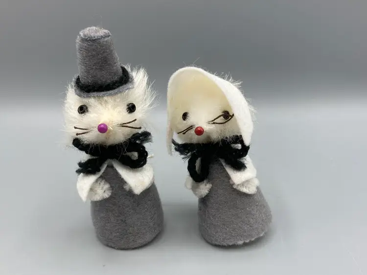 Vintage Handmade Thanksgiving Mice Pilgrim Couple