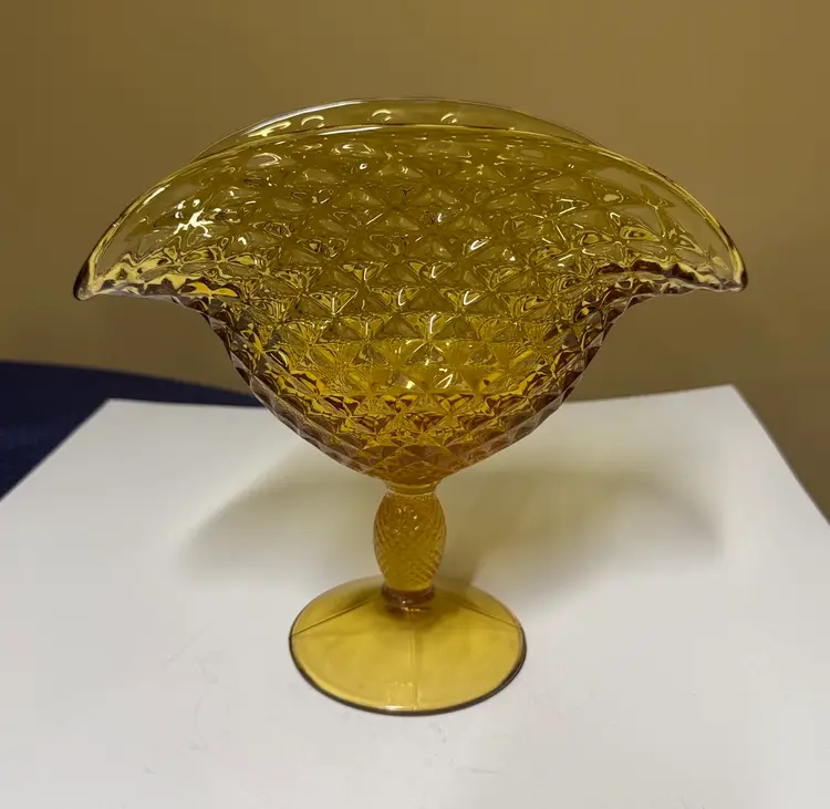 VIKING GLASS 'YESTERYEAR' AMBER FAN VASE 8" Tall