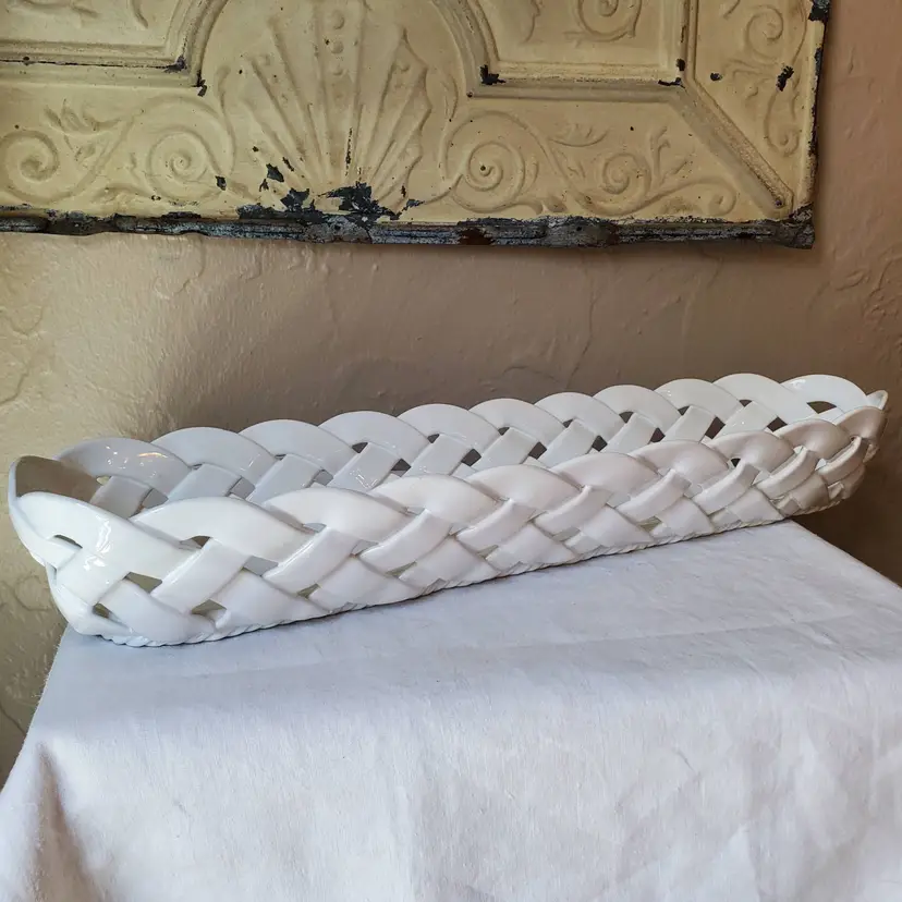 Primo’gi Italian White Glazed Flat Weave Porcelain Bread Basket