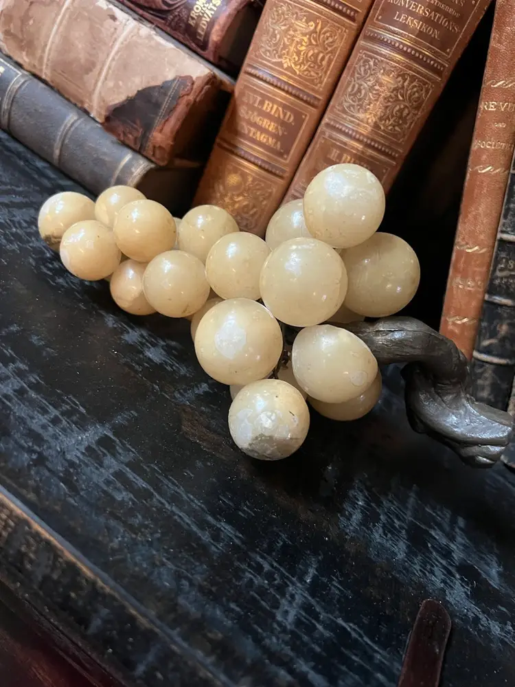 Italian Alabaster Stone MCM Grape Cluster