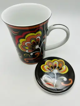 Vintage 90’s Puccini Pattern Vera Bradley Mug With Lid.