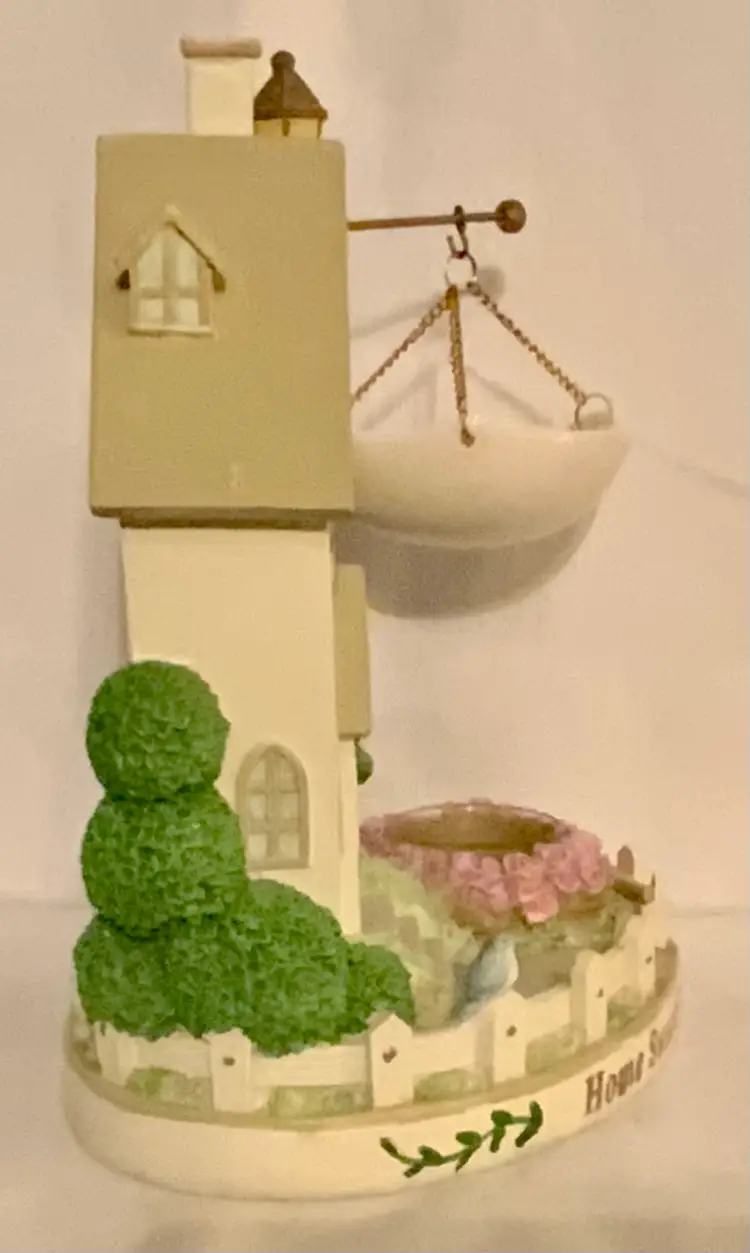 Yankee Candle Cottage “Home Sweet Home” Hanging Tart Warmer