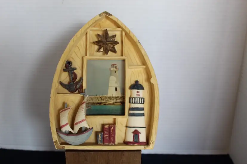 Vintage RESIN NAUTICAL THEMED BOAT SHAPED PICTURE PHOTO FRAME 3" X 5"