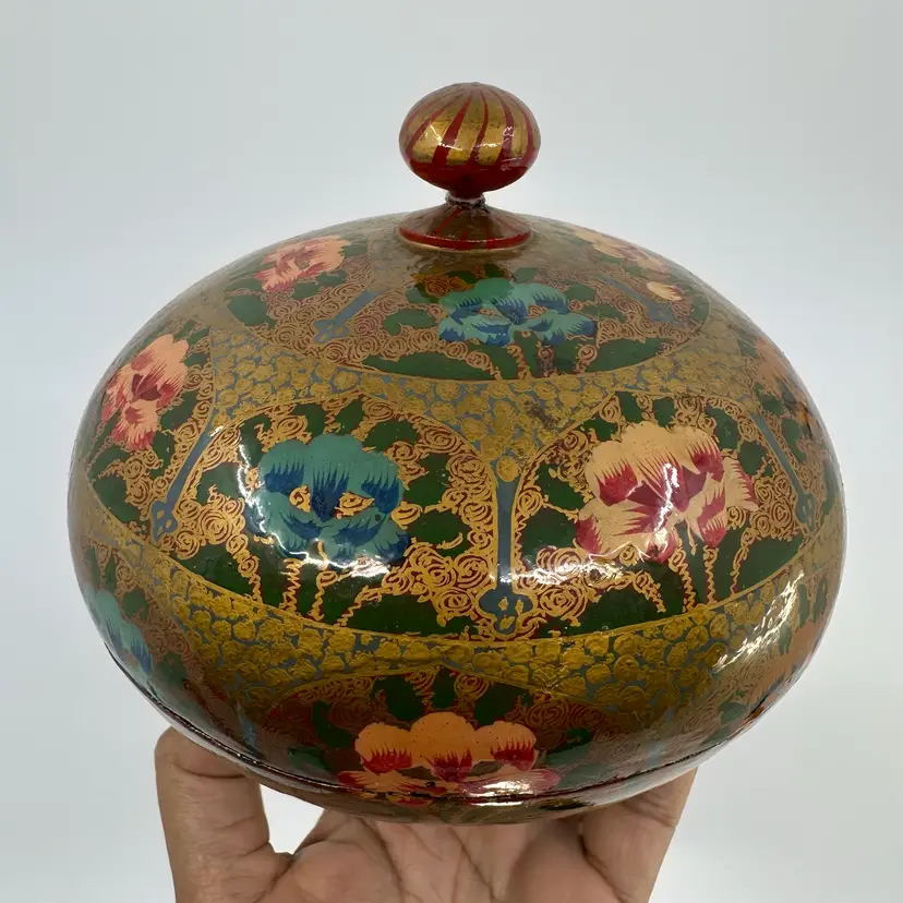 Vintage Hand Made Paper Mache Lacquered Trinket Box w/ Lid Knob