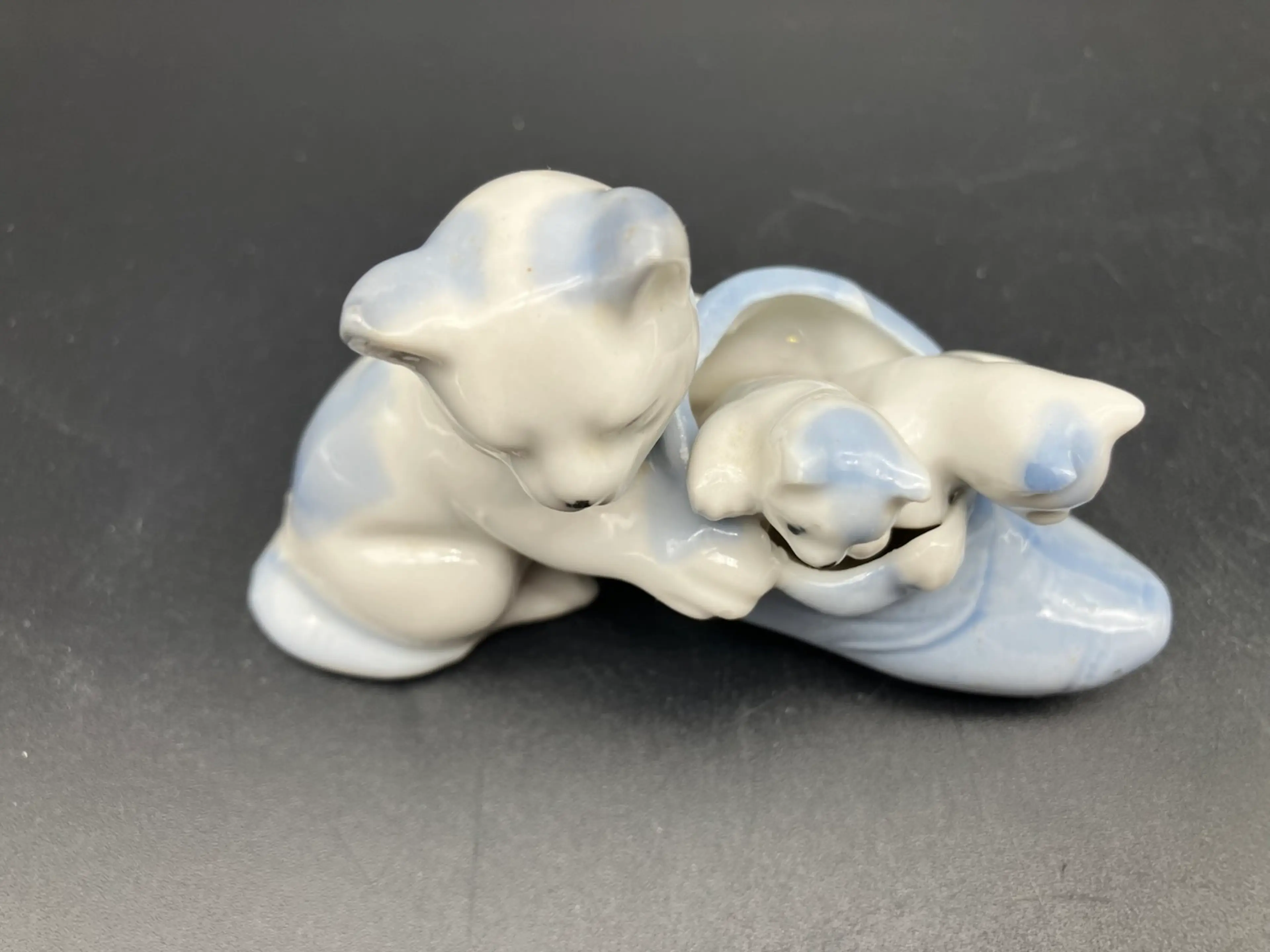 Image 2 of 4
