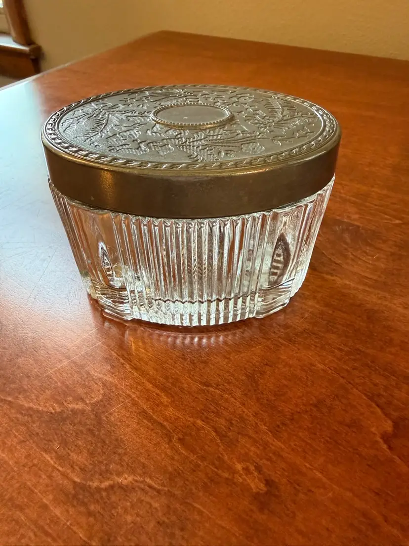 ☀️4” W x 2-1/2” H Vintage Avon Vanity Jar