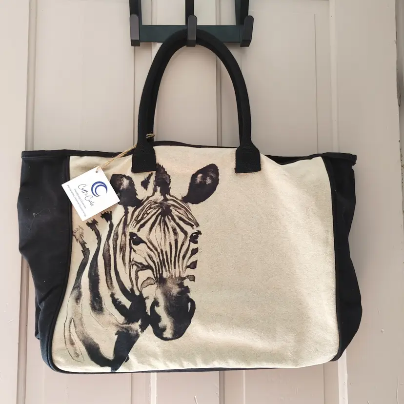 Cott n Curls Zebra tote. New with tag.