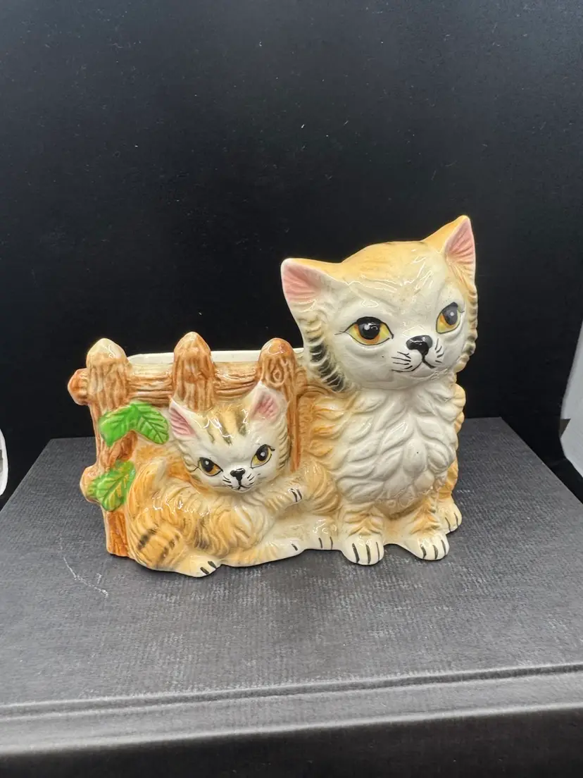 Vintage ceramic planter featuring two cats, Hike For Hanging On Back