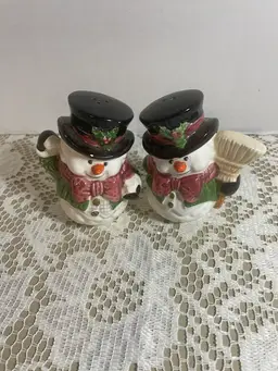 Snowman Salt And pepper Shakers