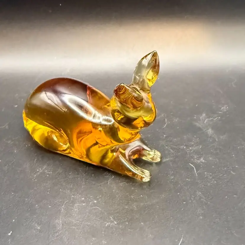 Pilgrim Art Glass Bunny - UV Reactive