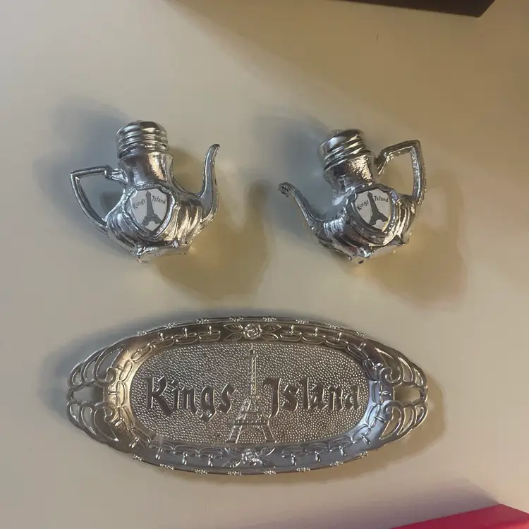 vintage Kings Island  salt and pepper shakers japan Silver Smiths Reproduction
