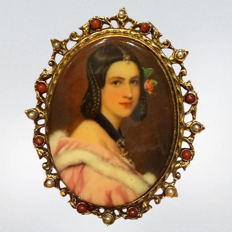 Vintage ART Signed Renaissance Revival Lady Cameo Portrait Brooch 2.15”