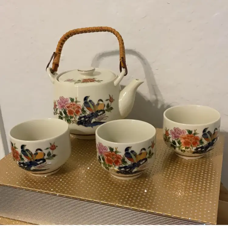 Stunning Japanese Tea Set