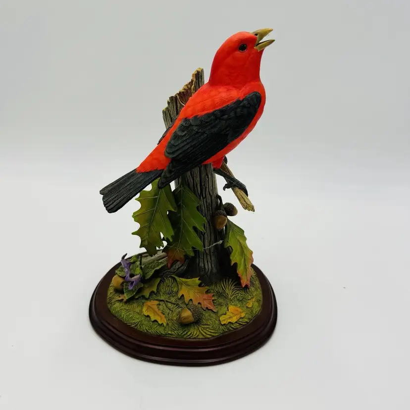 The Danbury mint Wodland brilliance Jeff Rechin scarlet Tanager bird Figurine