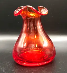 Vintage Amberina Glass Vase With Ruffled Edge 3.75" Tall has glow