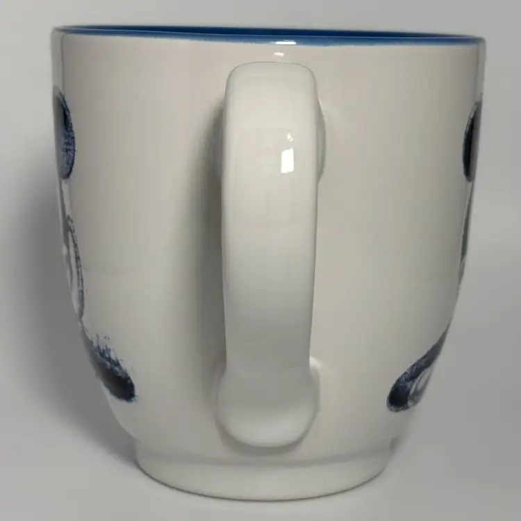 Disney Store Mickey Mouse 22 oz Large Mug Brand New