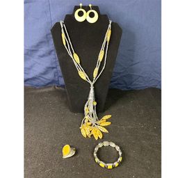 #39 - Jewelry Lot