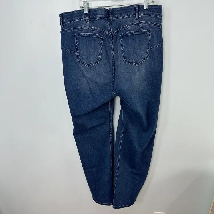 Torrid Bombshell Straight Premium Stretch Blue Jeans Size 24T Medium Type Wash