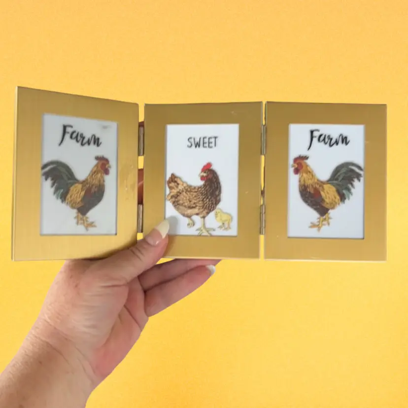 Tri Rooster Pictures Frame