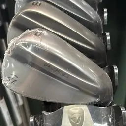 Taylormade P790 Battle Worn 4-p New