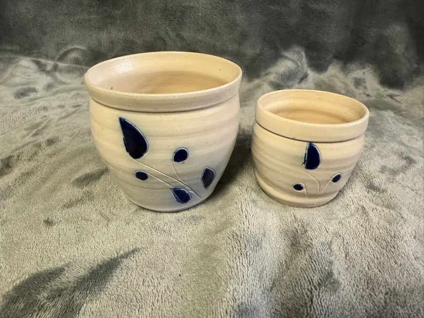 Vintage (2) Williamsburg Art Pottery Salt Glazed Crocks Planters Blue Floral Cup