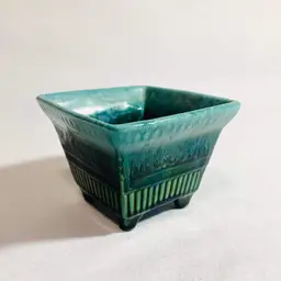 Hull Art Potter Planter A2, 3 1/2” Height, Made In USA