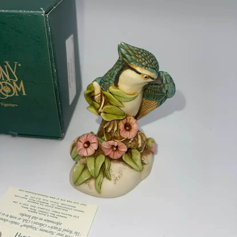 Harmony Kingdom Caw Of The Wild Blue Jay Bird Resin UK Trinket Box Figurine