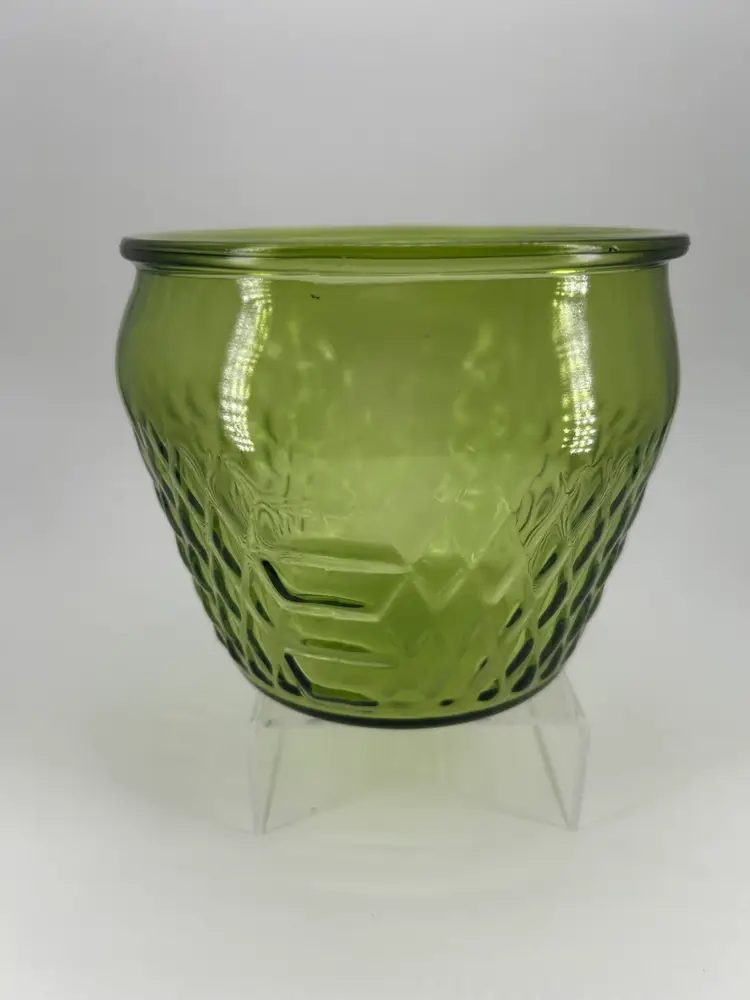 VINTAGE AVOCADO GLASS DISH WITH QUILTED DIAMOND PATTERN