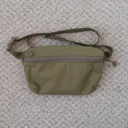 Moment Everything Sling 1L