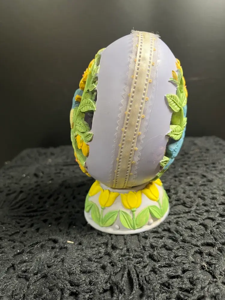 #01 Lavender Ceramic Egg on a Stand-It Has a Bird on it AND Tulips!