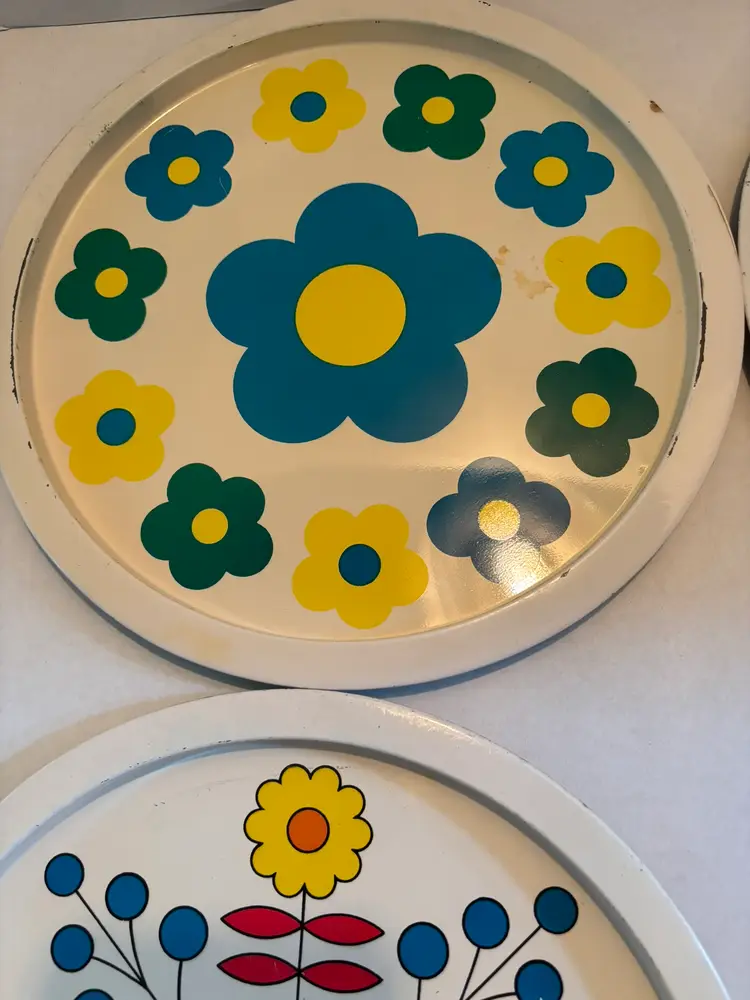 Vintage MCM Nevco Set of 4 Metal Serving Trays Flower Pattern British Hong Kong