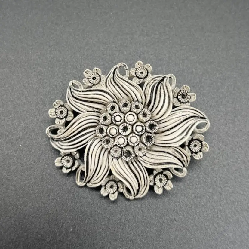 Estate Find - Vintage Featherweights White Molded Plastic Domed Floral Brooch Pin