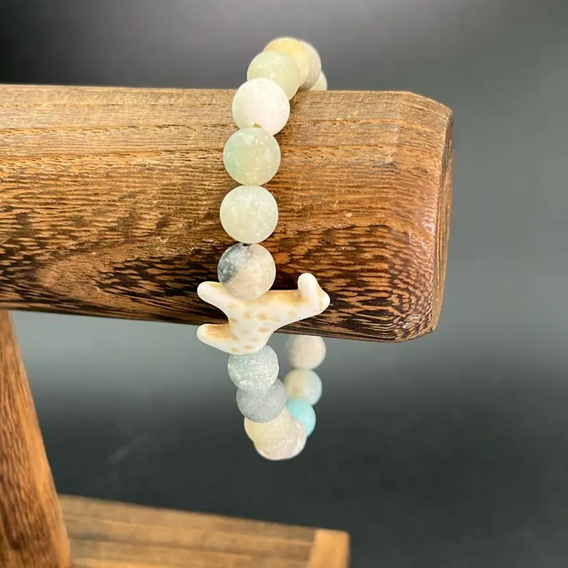 Giraffe Stone Bracelet, Stretch, 6 3/4” Long