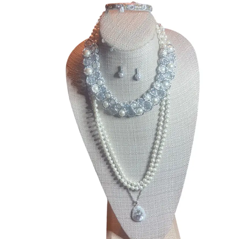 #42 - Big Diamund Pendant And Long Pearls Lot