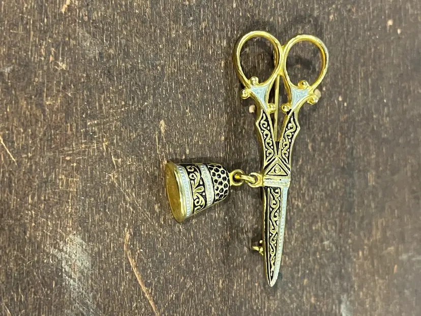 Made In Spain Scissors And Thimble Pin