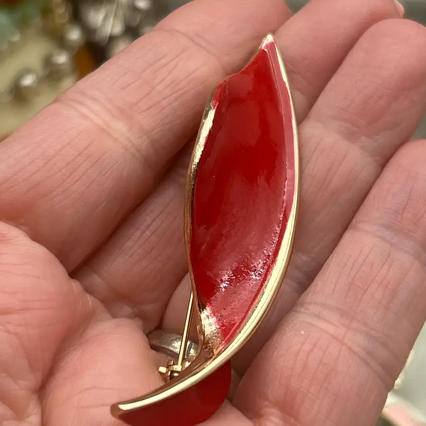 Vintage Kramer Red Enamel Leaf Brooch – Gold Tone Modernist Pin – Signed Designer Jewelry