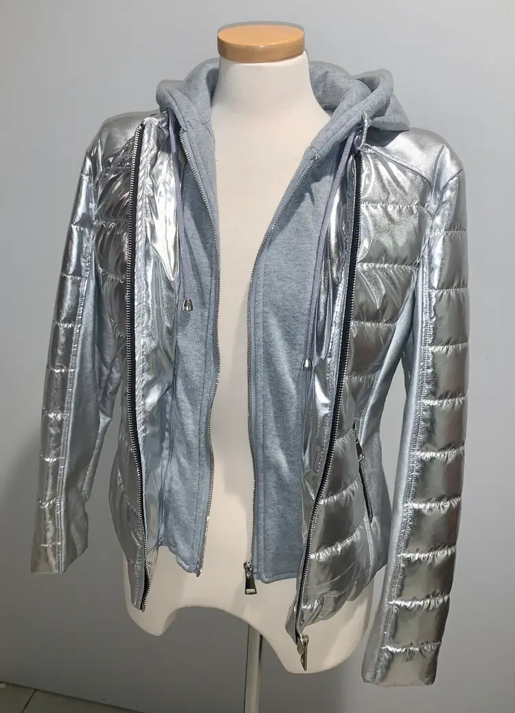 Sporty & Shiny!! Frank Lyman/Weekend: Silver Puffer Coats with Zip-in Hoodies & pockets. Sizes Sm & M