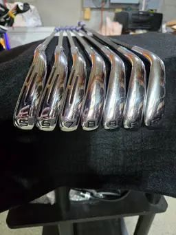 Wilson Staff Dynapower Irons 5-PW+GW UST Recoil Dart 65 Graphite Regular Flex